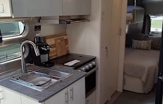 NEW! Airstream Flying Cloud 23' (Sarah Jane)