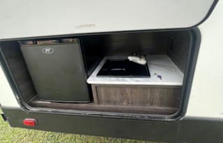 2018 Dutchmen RV Kodiak Ultimate 240BHSL