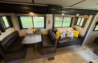 2018 CrossRoads RV Sunset Trail Super Lite SS289QB