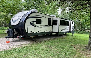 Pet Friendly and Kid Approved Spacious Camper