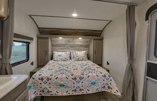 2022 Family Bunkhouse **Sleeps 7**