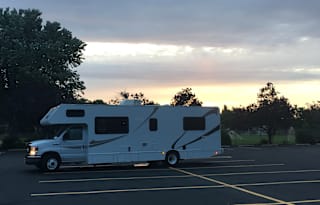 ** 2015 Thor Majestic ** FUN Family Approved **