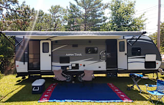 1 Queen 2 Full Beds // Delivery and Set Up