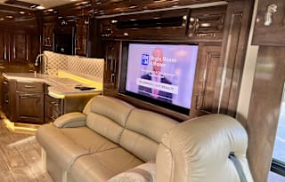 Welcome to "Daddy Bus".