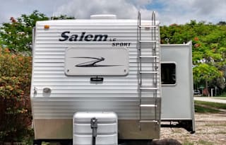 Cool Forest River 27' spacious and light