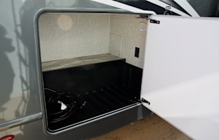 NEW Fully Equipped Quantum Bunkhouse With Solar!