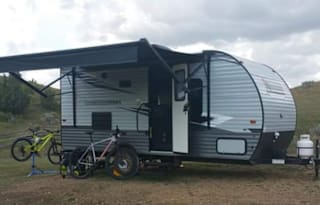 17 ft Travel trailer (20 ft overall) under 4k lbs