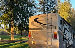2011 Fleetwood RV Bounder Classic 30T