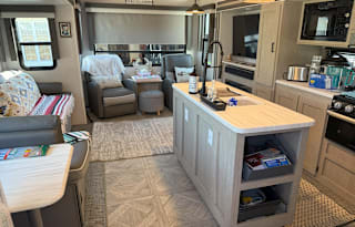 2023 Forest River Salem Platinum 32RETX TT