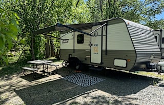 Easy to Pull Family & Pet Friendly 2023 Coleman