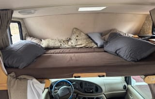 2008 Winnebago Outlook 29B
