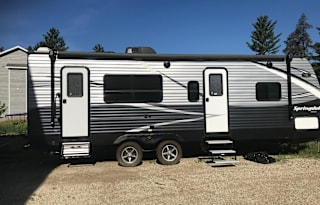 26' travel trailer,  Starlink internet available!
