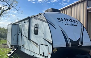 2023 CrossRoads RV Sunset Trail Super Lite SS331BH