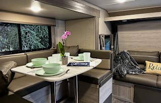 Perfect Bunk House! 4 beds and under 5000 lbs