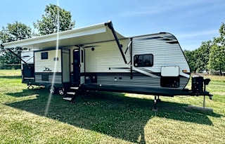 2022 Jayco Jay Flight with Bunkhouse