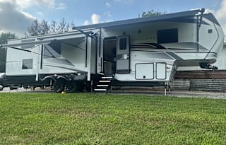 2025 Keystone RV Montana 3915TB