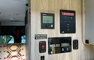 2021 Winnebago Solis 59P