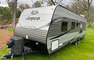 Spacious Clean New 29' Jayco RockyMountain Trailer