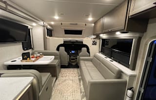 NEW Fully Equipped Quantum Bunkhouse With Solar!