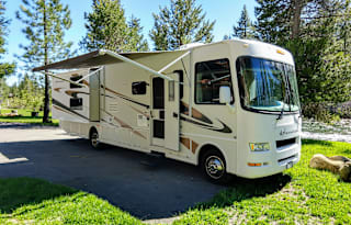 2008 Thor Hurricane 34B - Bunkhouse