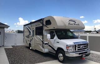 Dream RV Fully Stocked Fourwinds 26B Sleeps 6-8