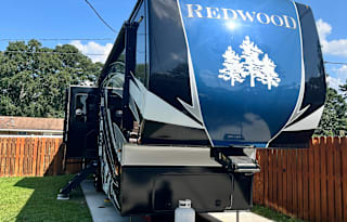Redwood 5th wheel