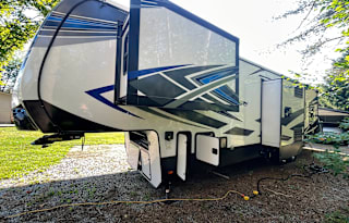2021 Keystone RV Fuzion 357