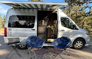 2020 Airstream RV Tommy Bahama M19