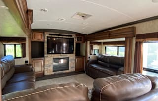 2015 Keystone Montana 3711FL