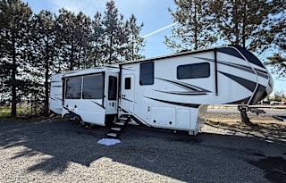 2023 Grand Design Solitude 2 Bed 2 Bath