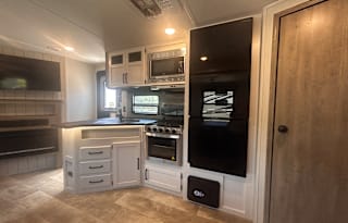 (Unit 23) Puma Trailer w/ bunkhouse, 1.5 baths