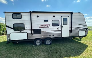 2020 Coleman Lantern 215BH Sleeps up to 8!