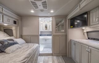 Family Fun In Style w/ 2 Full Bathrooms