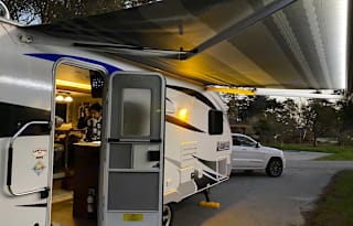 Lance Lance Travel Trailers 1685