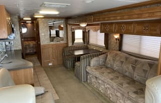 2006 Coachmen RV Sportscoach Cross Country 385 DS