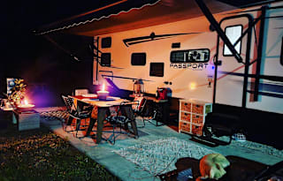 2021 Keystone Travel Trailer - Sleeps 8