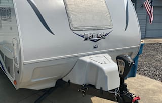 2018 Lance 27' Adventure Trailer Sleeps 4