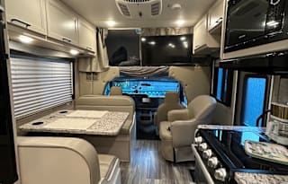 2022 Thor Motor Coach Freedom Elite 23H