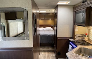 2019 Thor Motor Coach Four Winds 28Z
