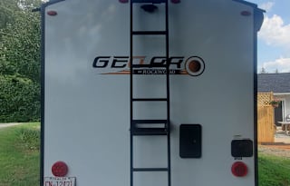 21 foot travel trailer, great for off grid camping