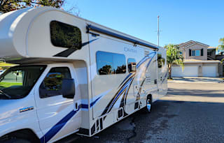 2019 Thor Motor Coach Chateau 31Y
