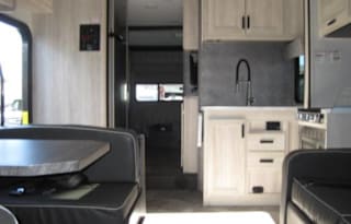 2022 Family friendly Rv 200 miles  per night incl