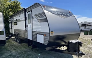 Go Explore Rentals - Bunkhouse Adventure Trailer 2022 Aspen Trail 2850BHS