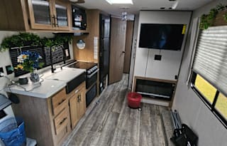 Gina's Grey Wolf Toy Hauler