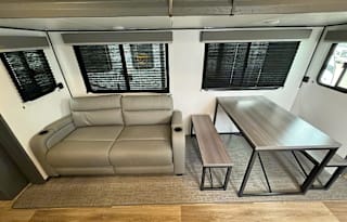 Modern & Cozy Keystone Bullet Bunkhouse, Sleeps 8!