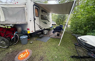 2012 Rockwood Roo Hybrid Trailer - Sleeps 6!