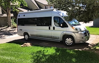 TINY HOUSE ON WHEELS - Deluxe Winnebago Travato