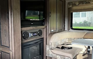 2018 Coachmen RV Freelander 24FS Chevy 4500