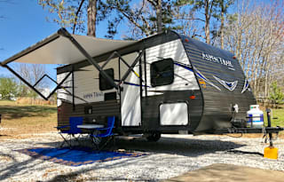 BunkHouse*SmallSUVtowable*sleeps5~FULLY STock