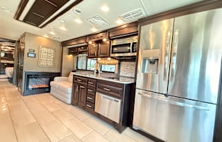 Bershire XLT 45CA Bunks 2 Full Baths